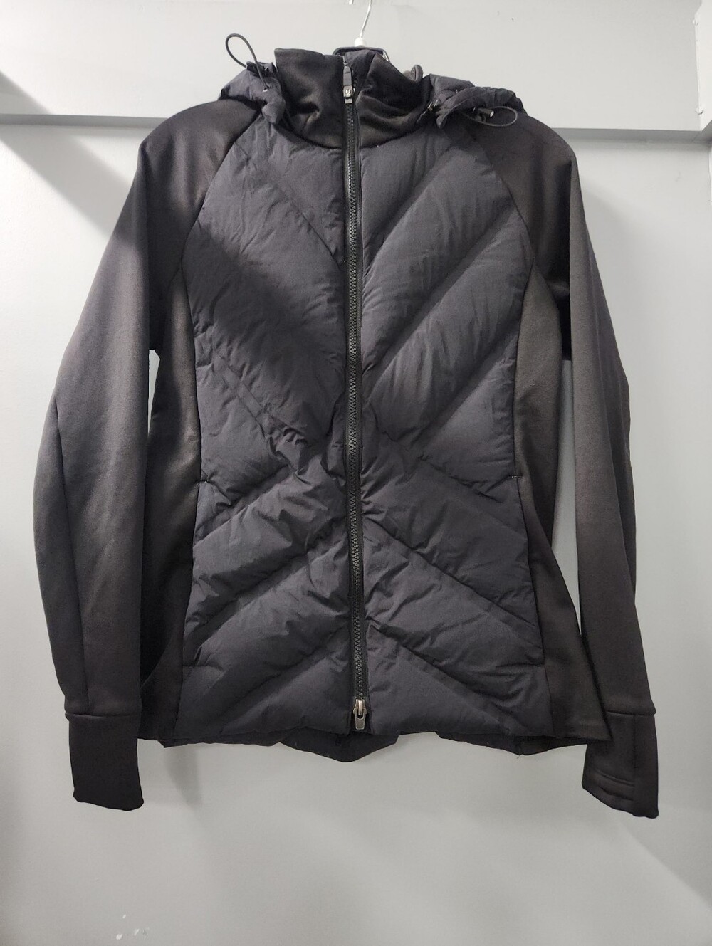 Athleta Women's Black Inlet Hooded Down Puffer Jacket Size Small